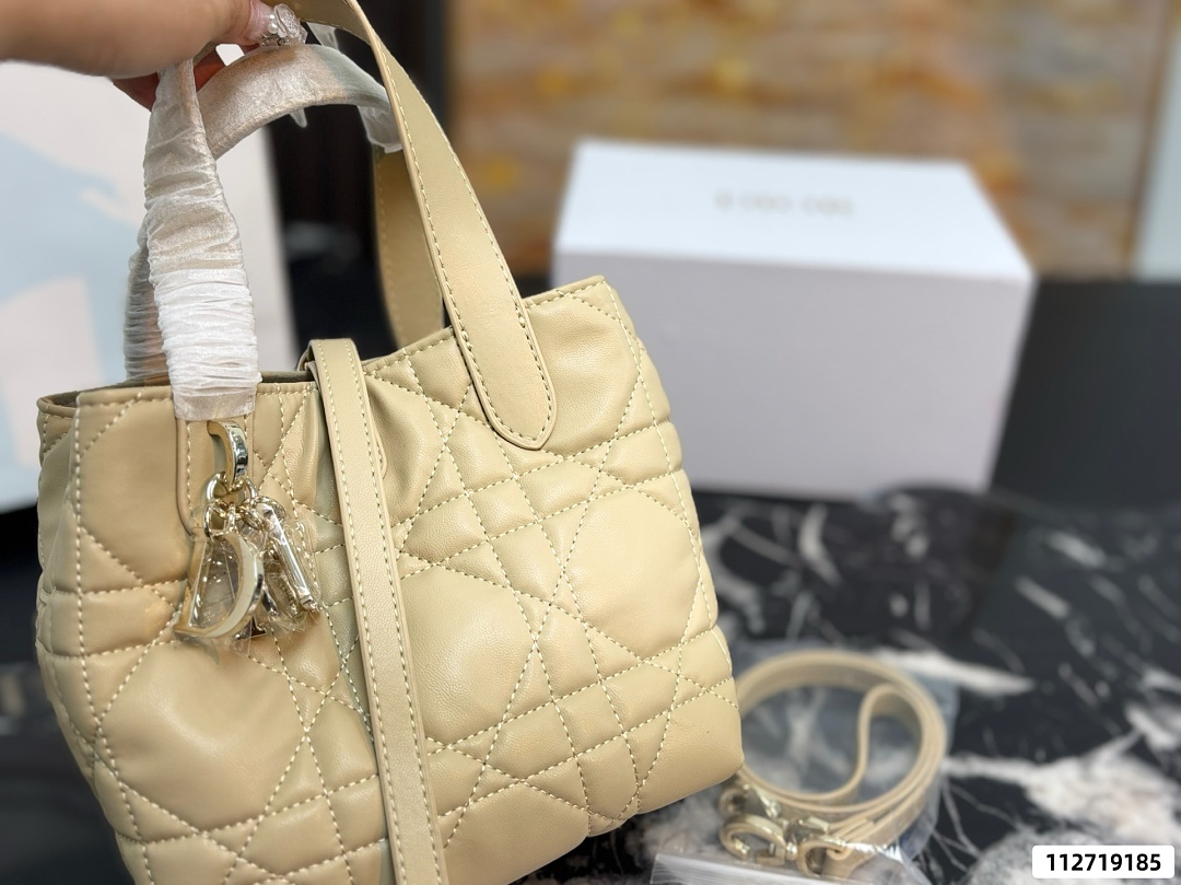 Dior Toujours · 6427 — תמונה 9