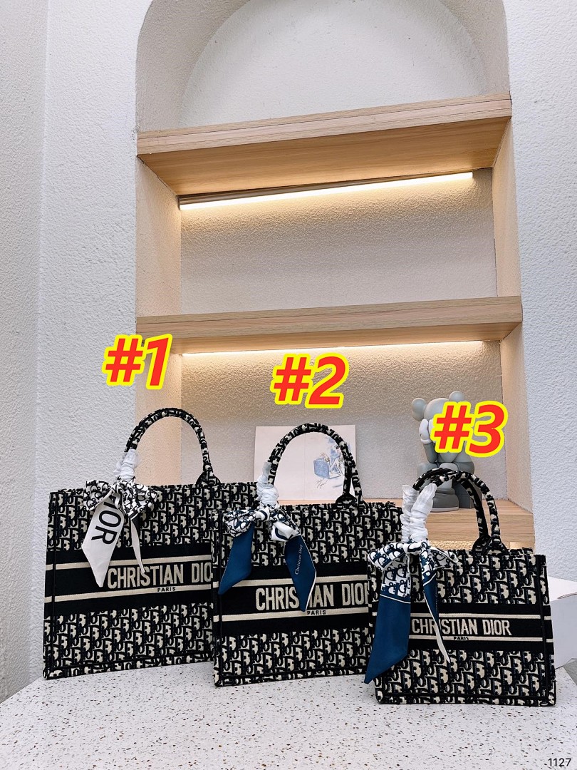 Dior Book Tote · 4660
