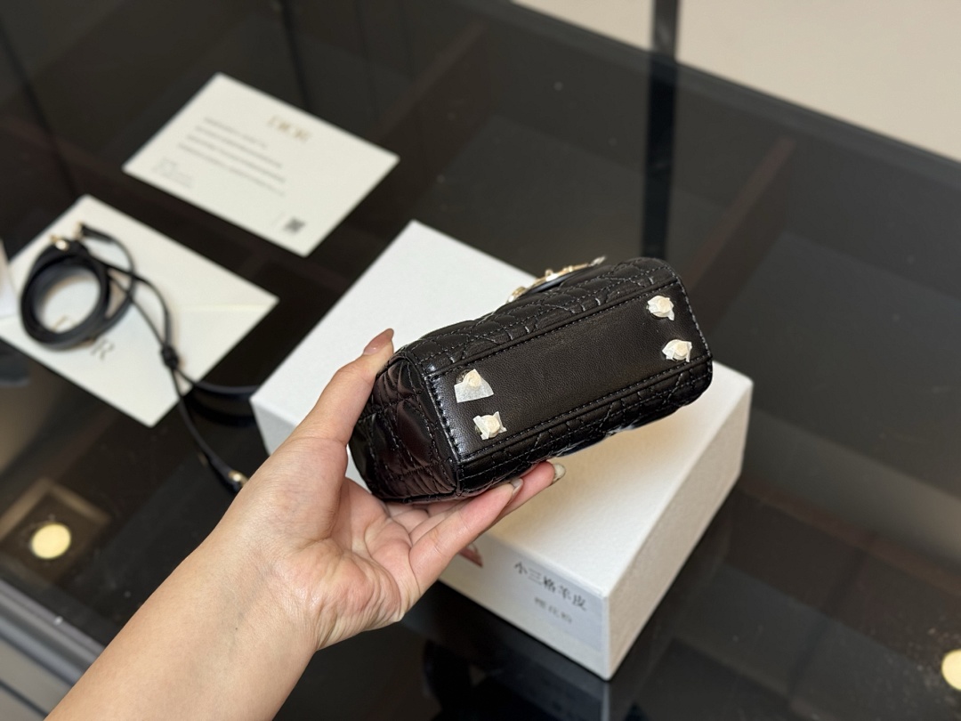 Mini Lady Dior Bag · 5552 — תמונה 3