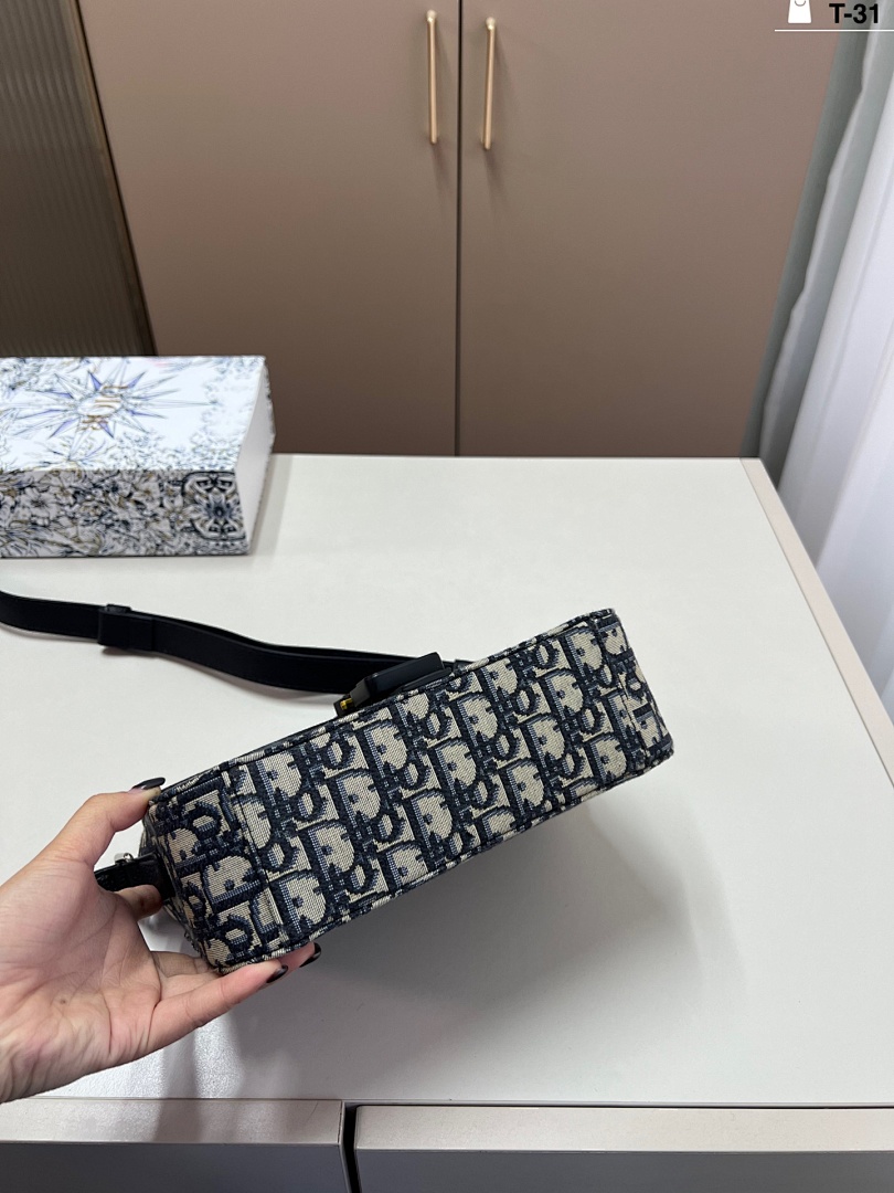 Dior Saddle Messenger Bag · 5844 — תמונה 18