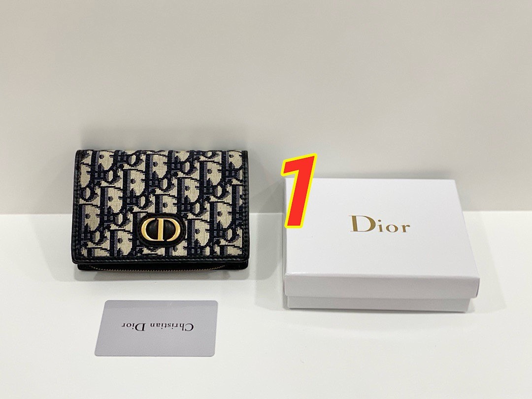 Dior 30 Montaigne · 5488