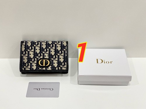 Dior 30 Montaigne · 5488