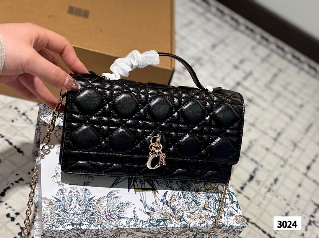 Lady Dior Wallet on Chain · 5447 — תמונה 18