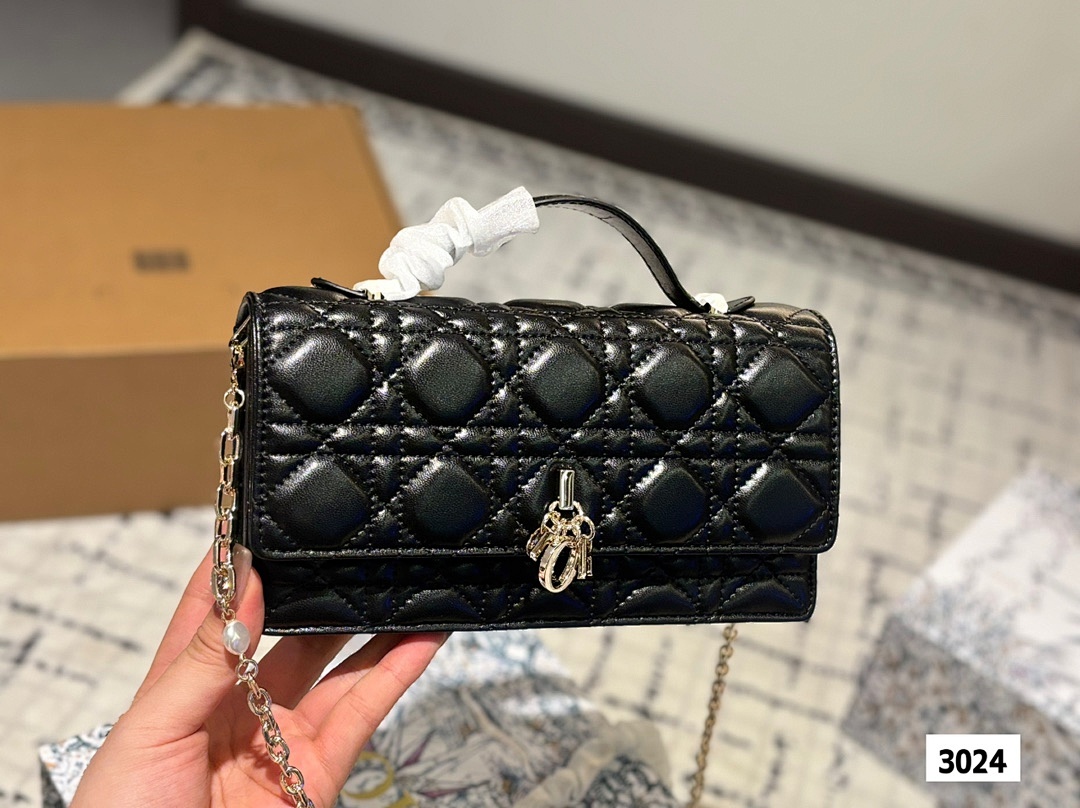 Lady Dior Wallet on Chain · 5447 — תמונה 17