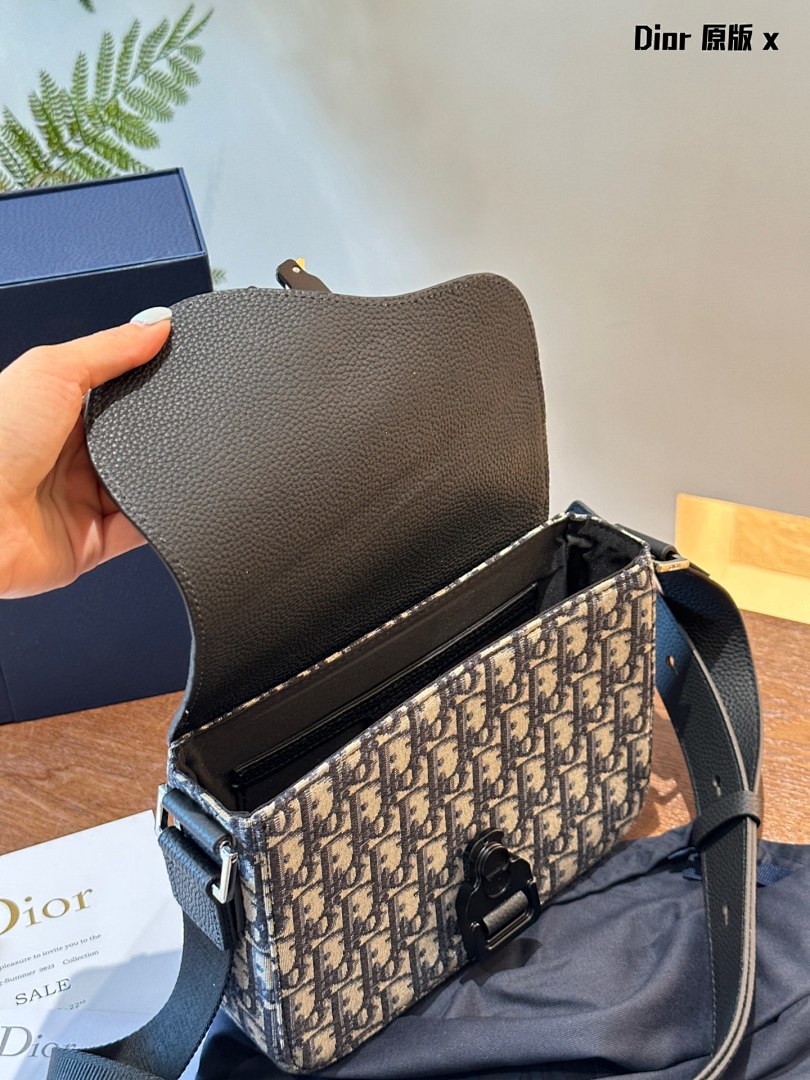 Dior Saddle Messenger Bag with Flap · 4782 — תמונה 10