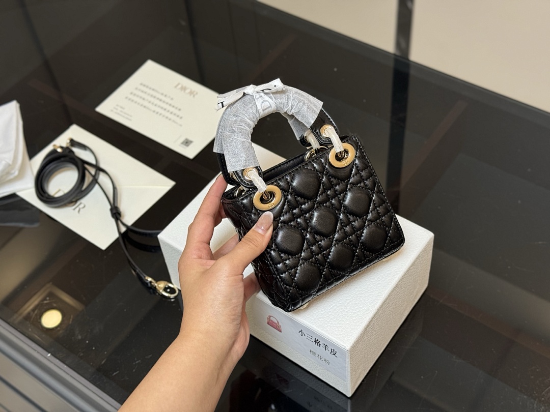 Mini Lady Dior Bag · 5552 — תמונה 4