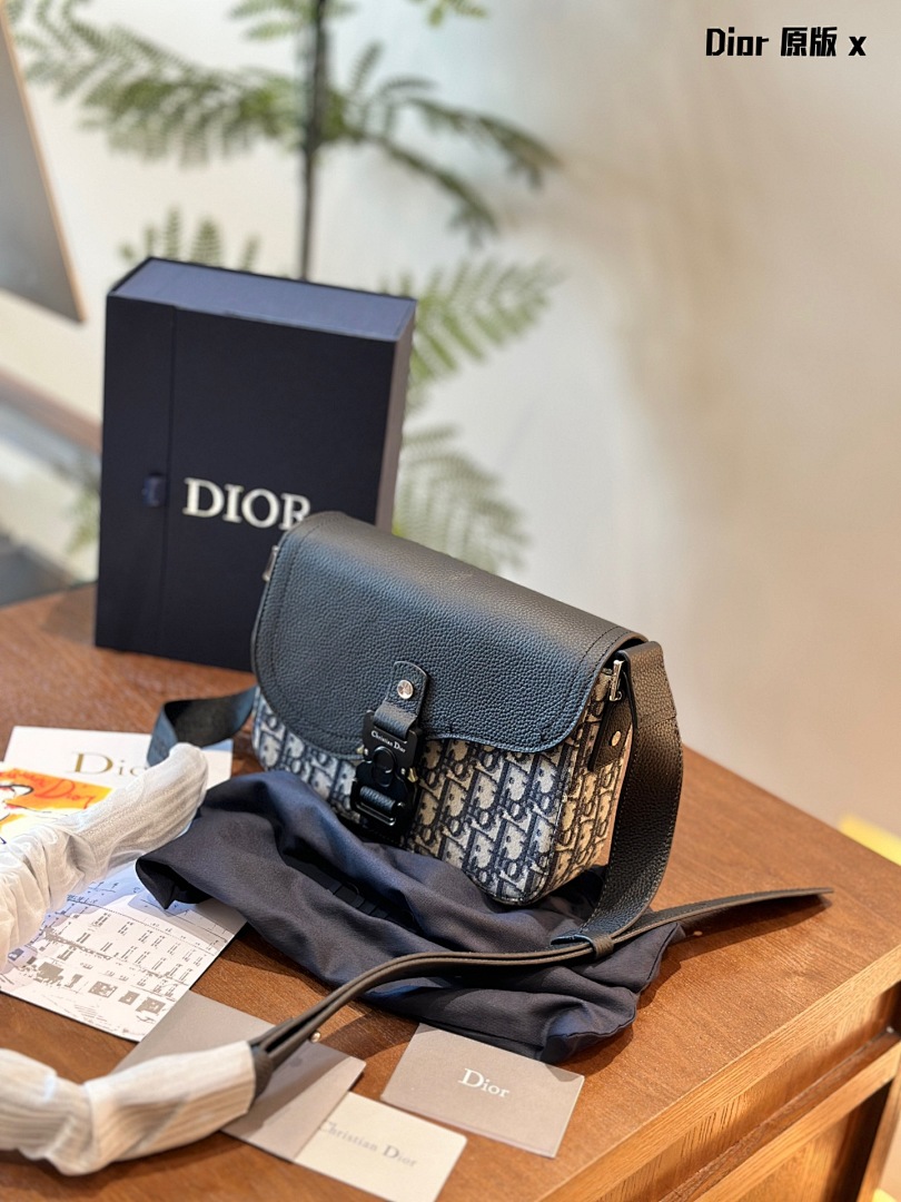 Dior Saddle Messenger Bag with Flap · 4782 — תמונה 18