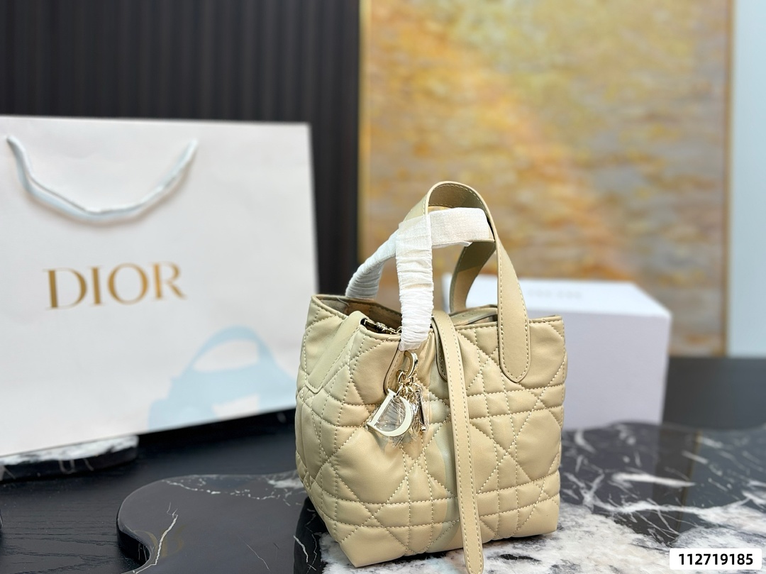 Dior Toujours · 6427 — תמונה 10
