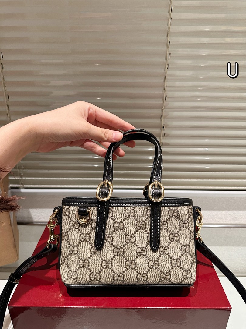 Gucci GG Emblem mini bag · 6095 — תמונה 11