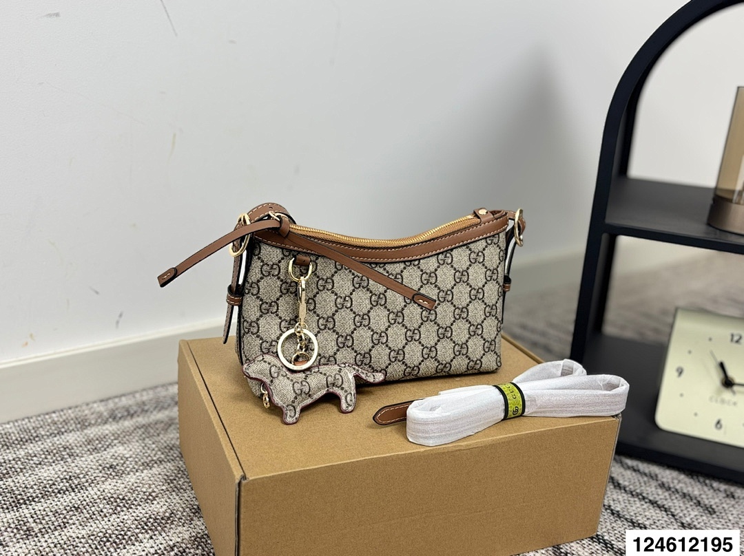 Gucci GG Emblem · 5841 — תמונה 8