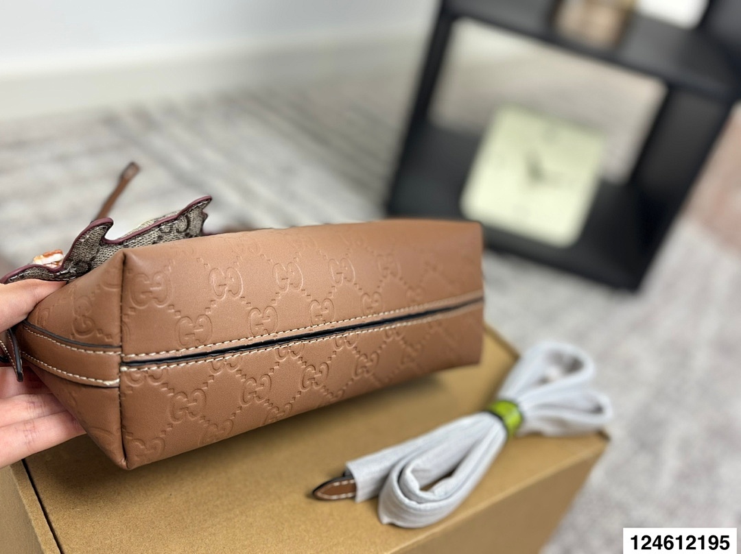 Gucci GG Emblem · 5841 — תמונה 18