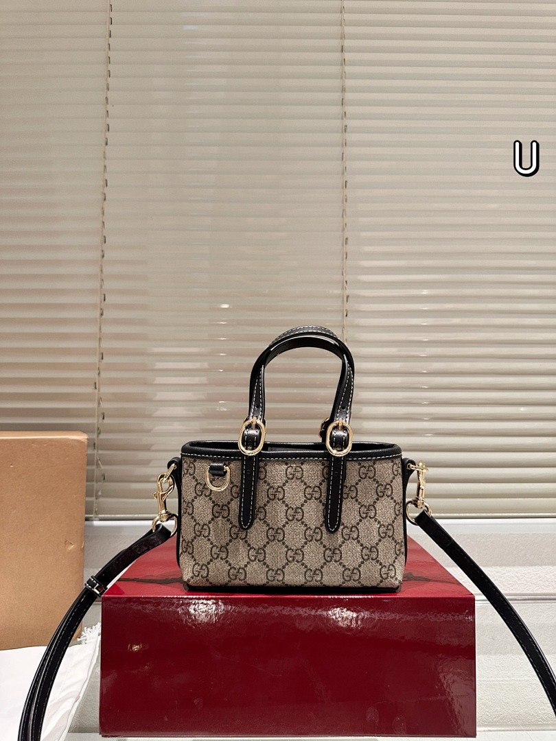 Gucci GG Emblem mini bag · 6095 — תמונה 9
