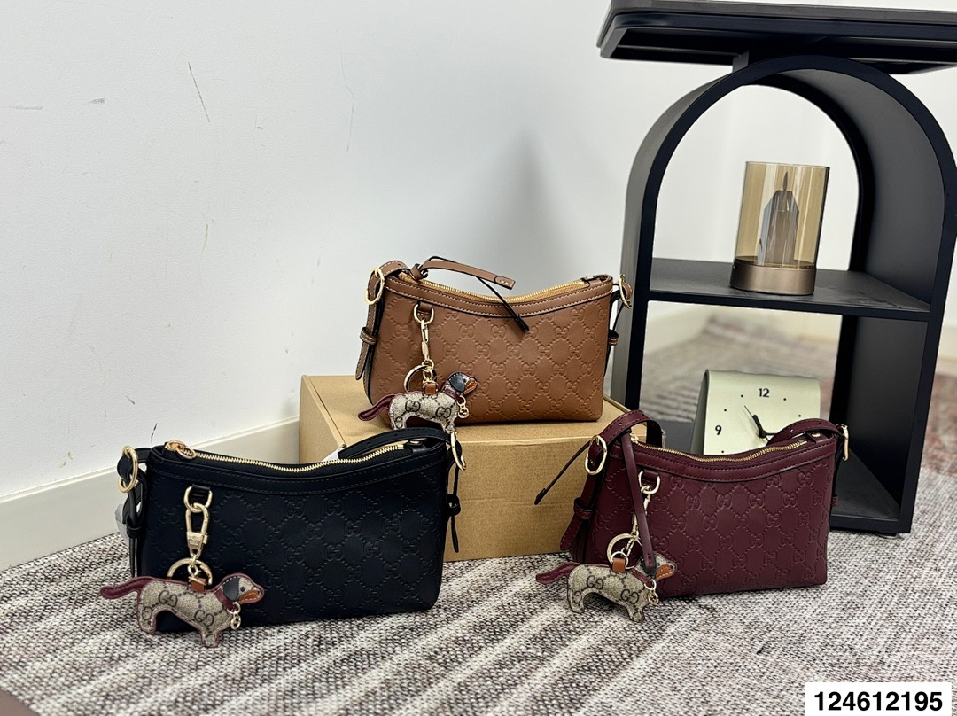 Gucci GG Emblem · 5841 — תמונה 25