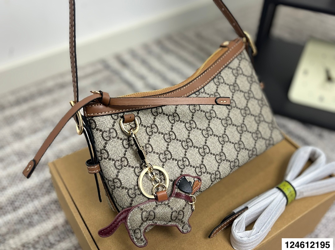 Gucci GG Emblem · 5841 — תמונה 13