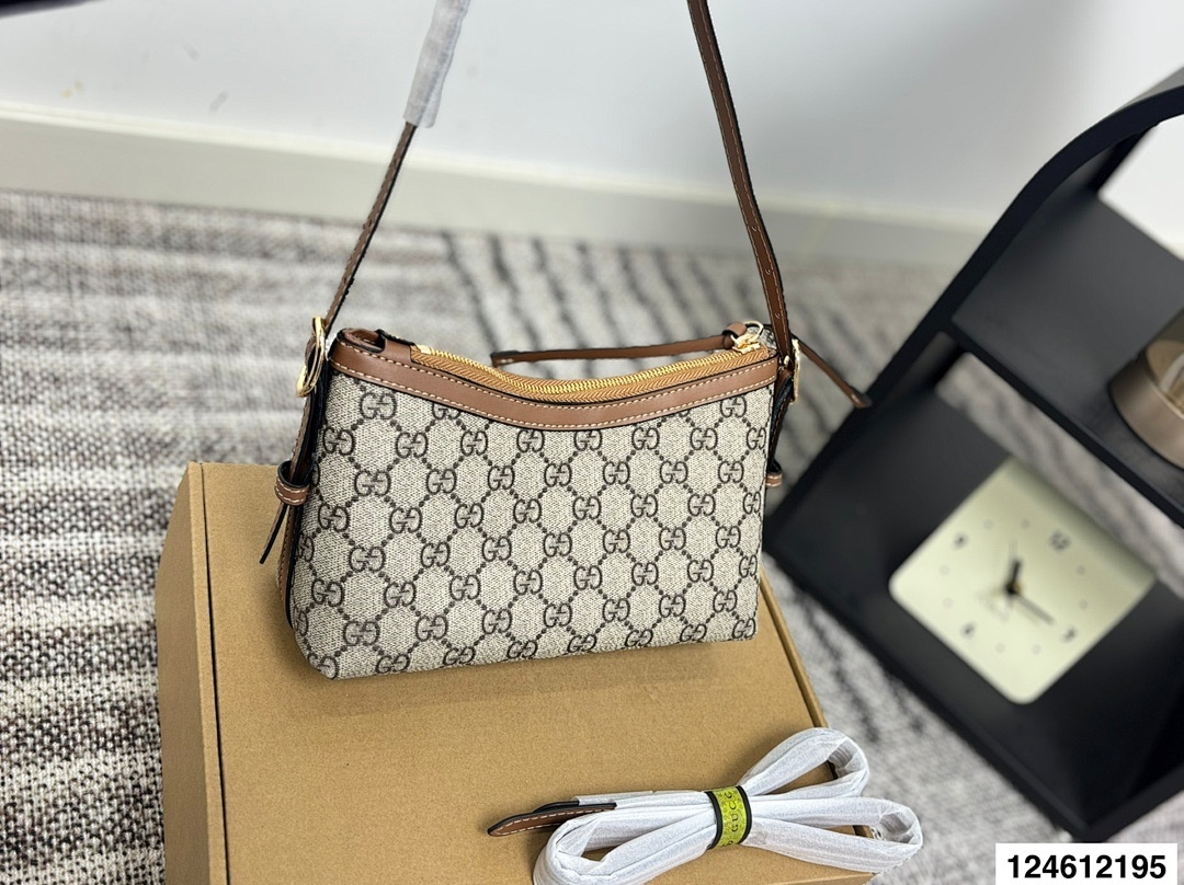 Gucci GG Emblem · 5841 — תמונה 11