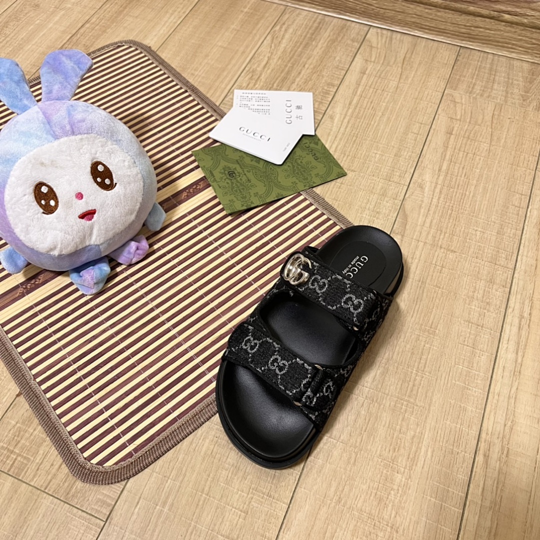 Gucci Double G GG Canvas Sandal · 4754 — תמונה 25