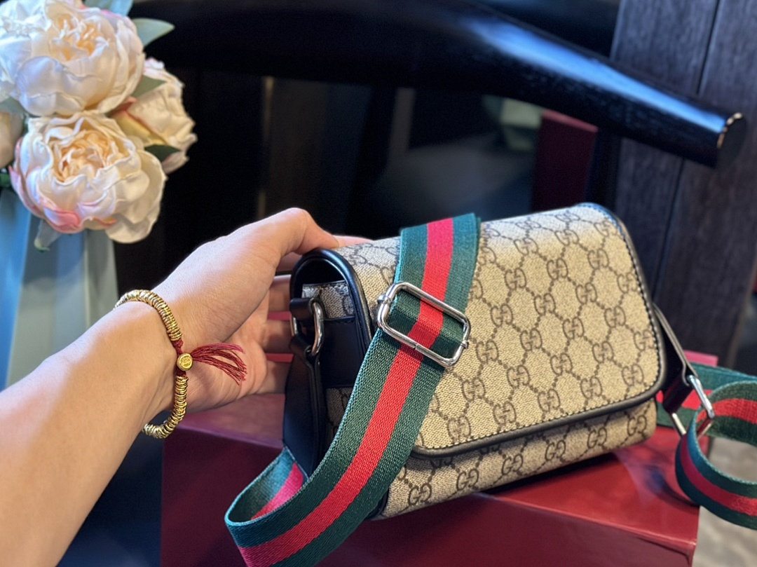 Gucci GG Supreme Messenger Bag · 5024 — תמונה 13