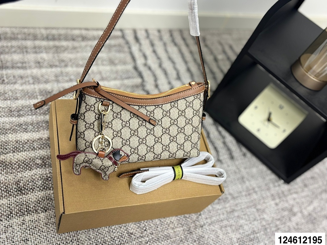 Gucci GG Emblem · 5841 — תמונה 15