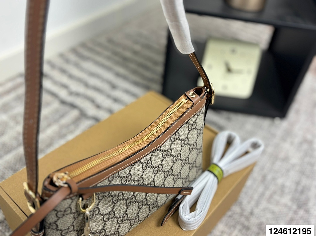 Gucci GG Emblem · 5841 — תמונה 10