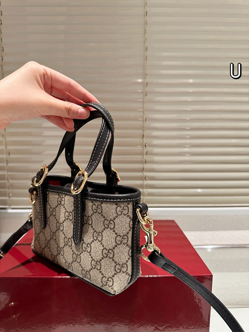 Gucci GG Emblem mini bag · 6095 — תמונה 8