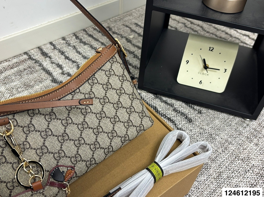 Gucci GG Emblem · 5841 — תמונה 14