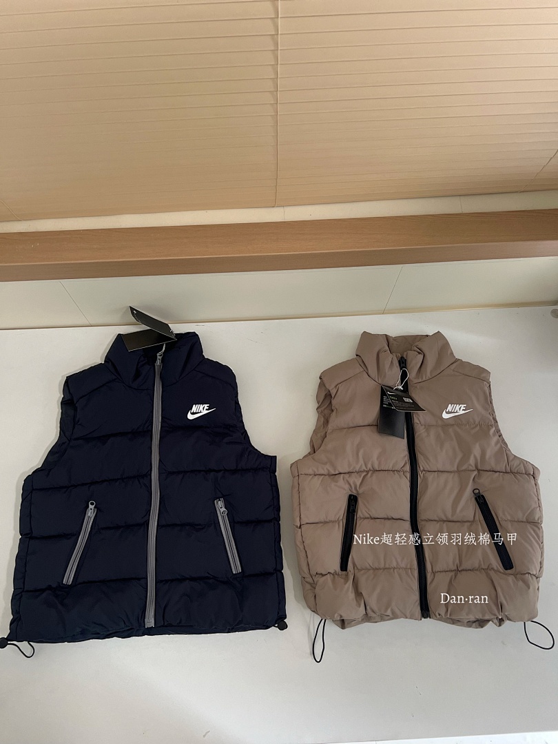 Nike Sportswear Club Puffer Vest · A2856 — תמונה 16
