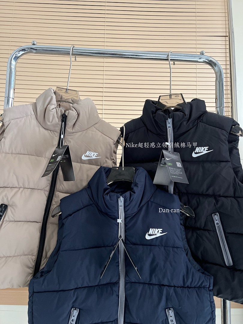 Nike Sportswear Club Puffer Vest · A2856 — תמונה 34
