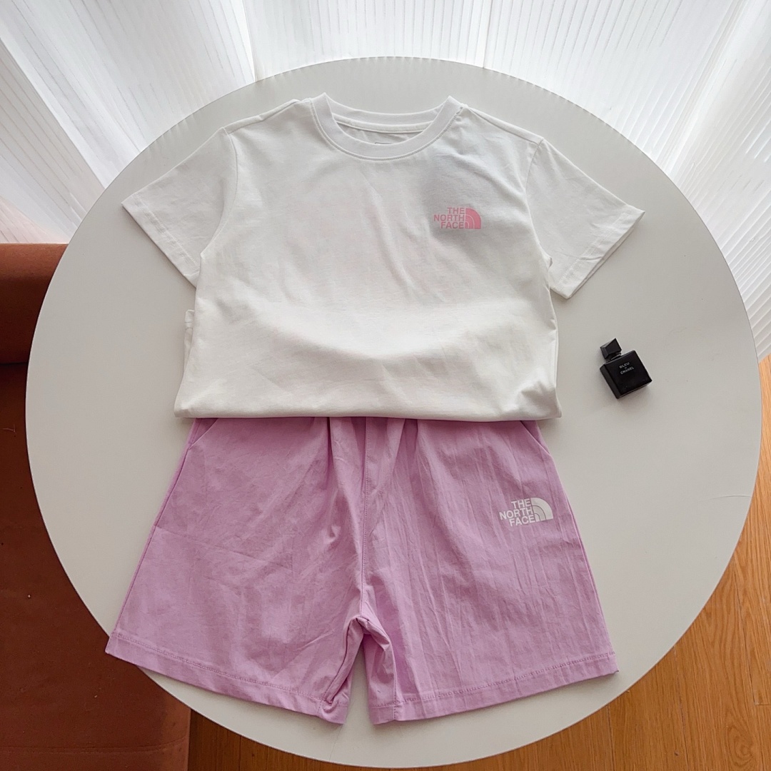 The North Face — סט חולצה ושורטס · A3032 — תמונה 4