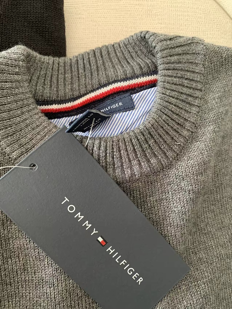 Tommy Hilfiger Classic Crewneck Sweater · A3401 — תמונה 12