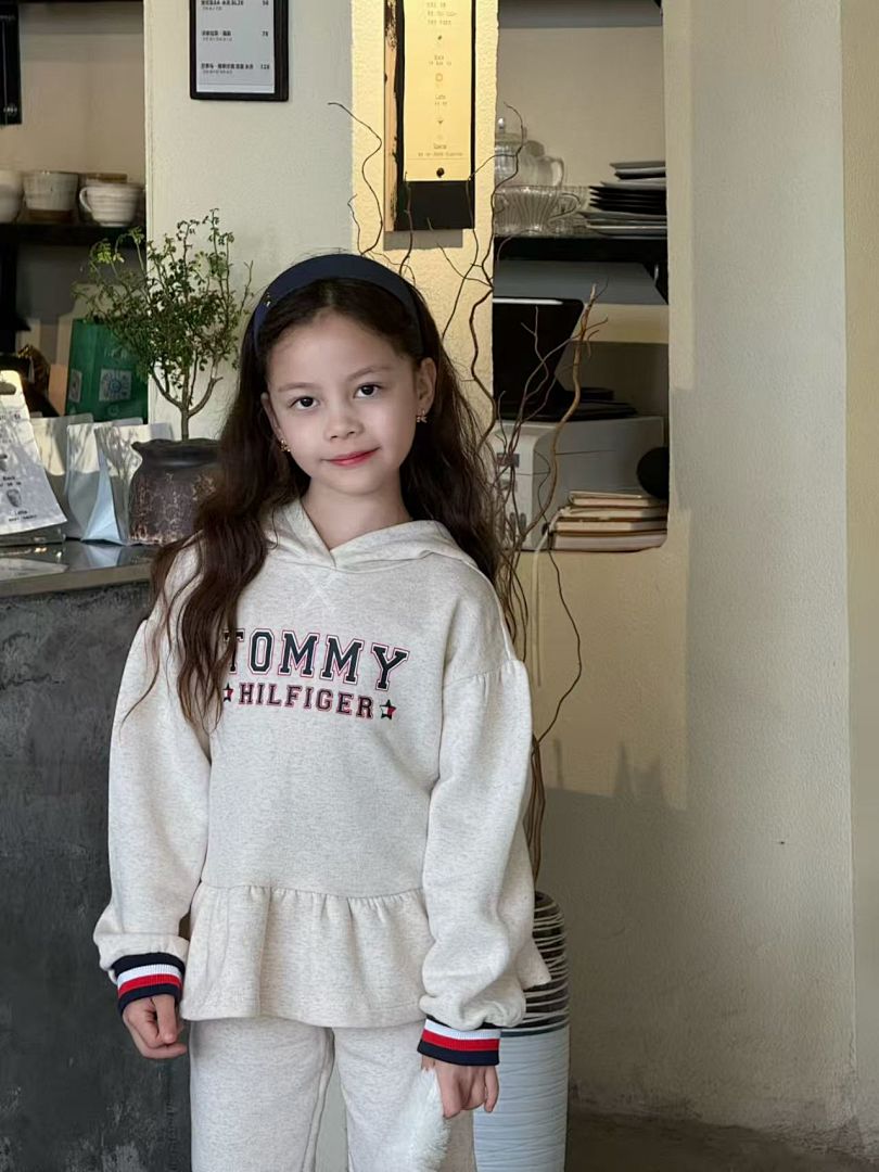 Tommy Hilfiger Tommy Logo Sweatshirt & Pant · A2652 — תמונה 10