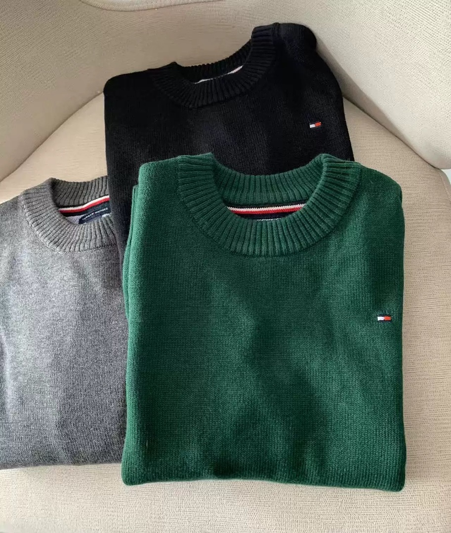 Tommy Hilfiger Classic Crewneck Sweater · A3401