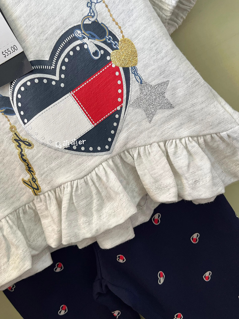 Tommy Hilfiger — סט חולצה ומכנסיים · A2405 — תמונה 8