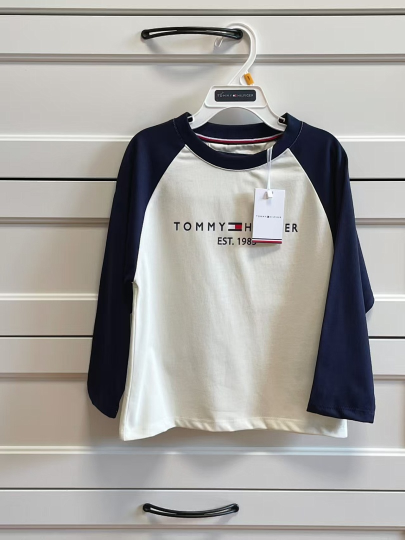 Tommy Hilfiger Kids' Raglan Colorblock T-Shirt · A2650