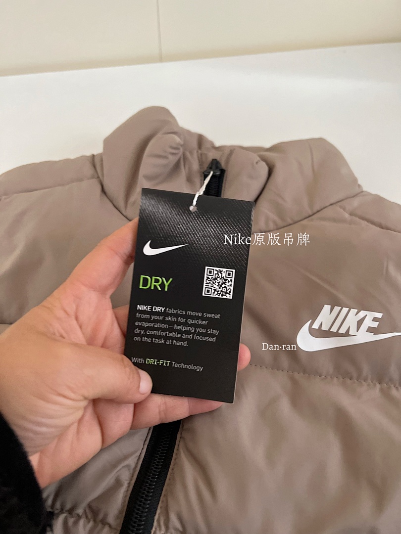 Nike Sportswear Club Puffer Vest · A2856 — תמונה 8