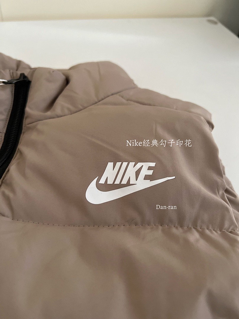 Nike Sportswear Club Puffer Vest · A2856 — תמונה 9