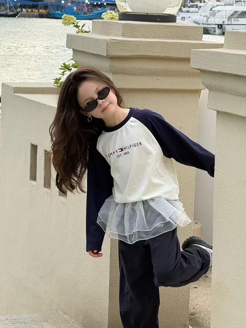 Tommy Hilfiger Kids' Raglan Colorblock T-Shirt · A2650 — תמונה 12