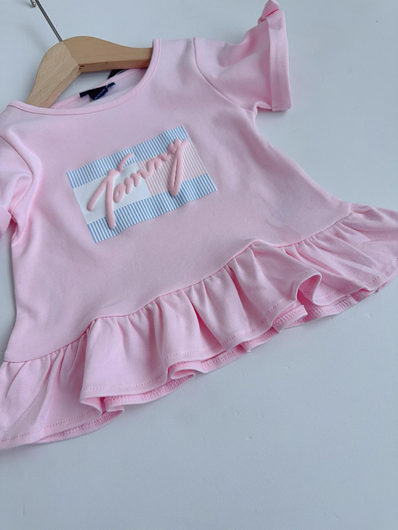 Tommy Hilfiger — סט חולצה ומכנסיים קצרים · A2406 — תמונה 14