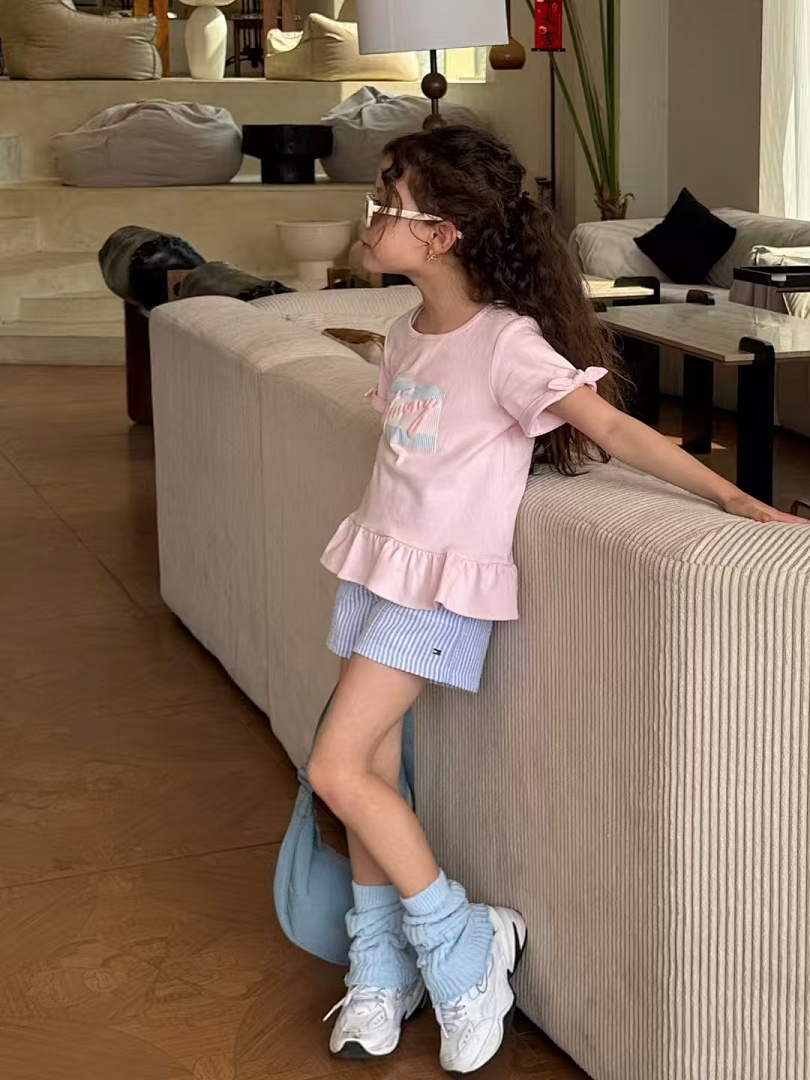 Tommy Hilfiger — סט חולצה ומכנסיים קצרים · A2406 — תמונה 7