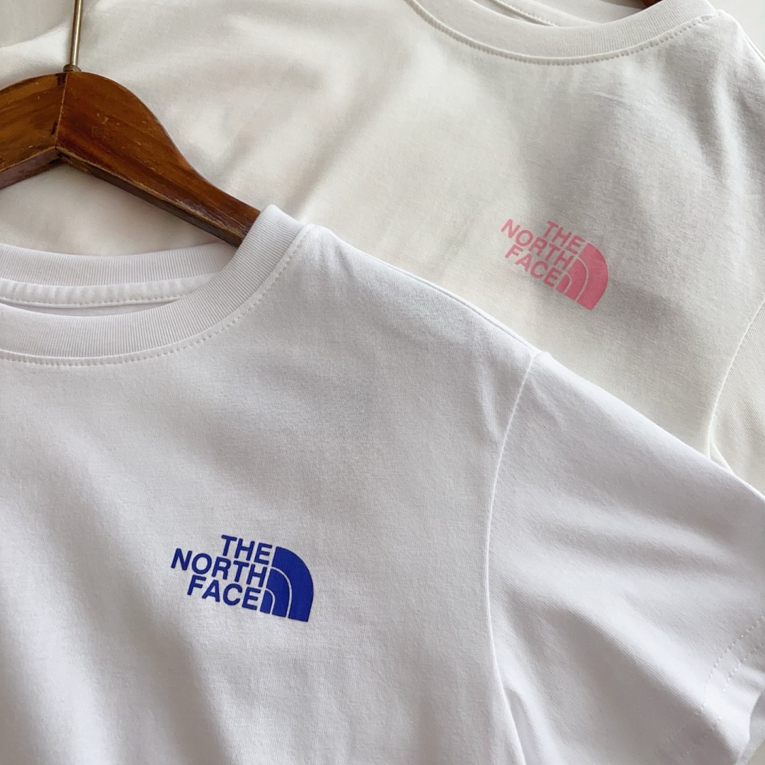 The North Face — סט חולצה ושורטס · A3032 — תמונה 15