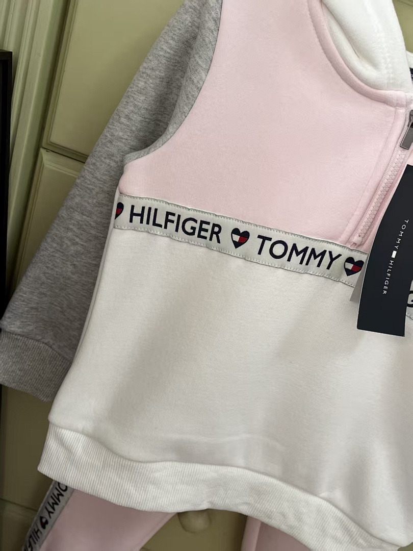 Tommy Hilfiger — סט קפוצ'ון ומכנסיים · A2658 — תמונה 9