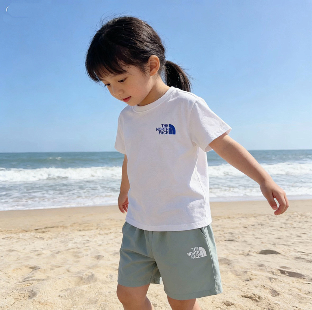 The North Face — סט חולצה ושורטס · A3032 — תמונה 17