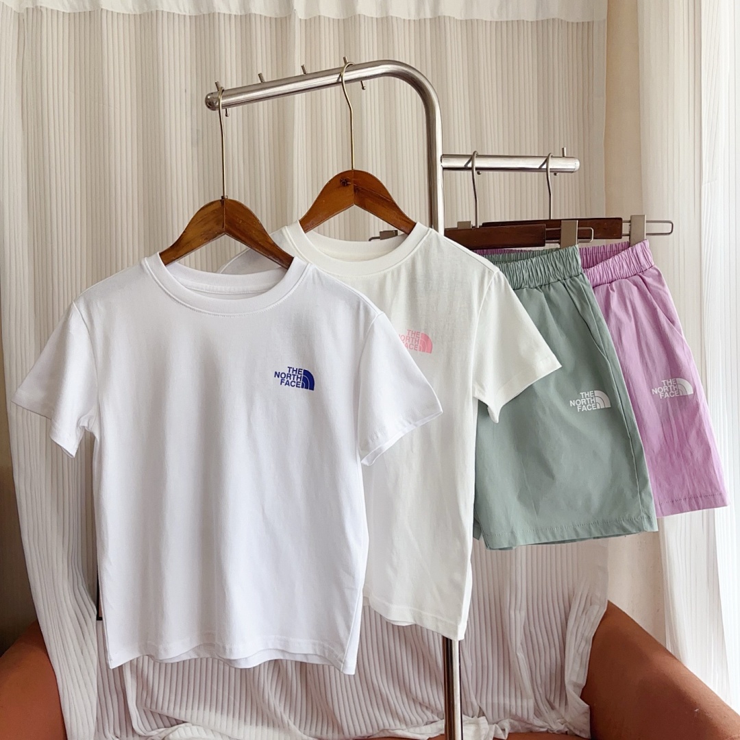 The North Face — סט חולצה ושורטס · A3032 — תמונה 30