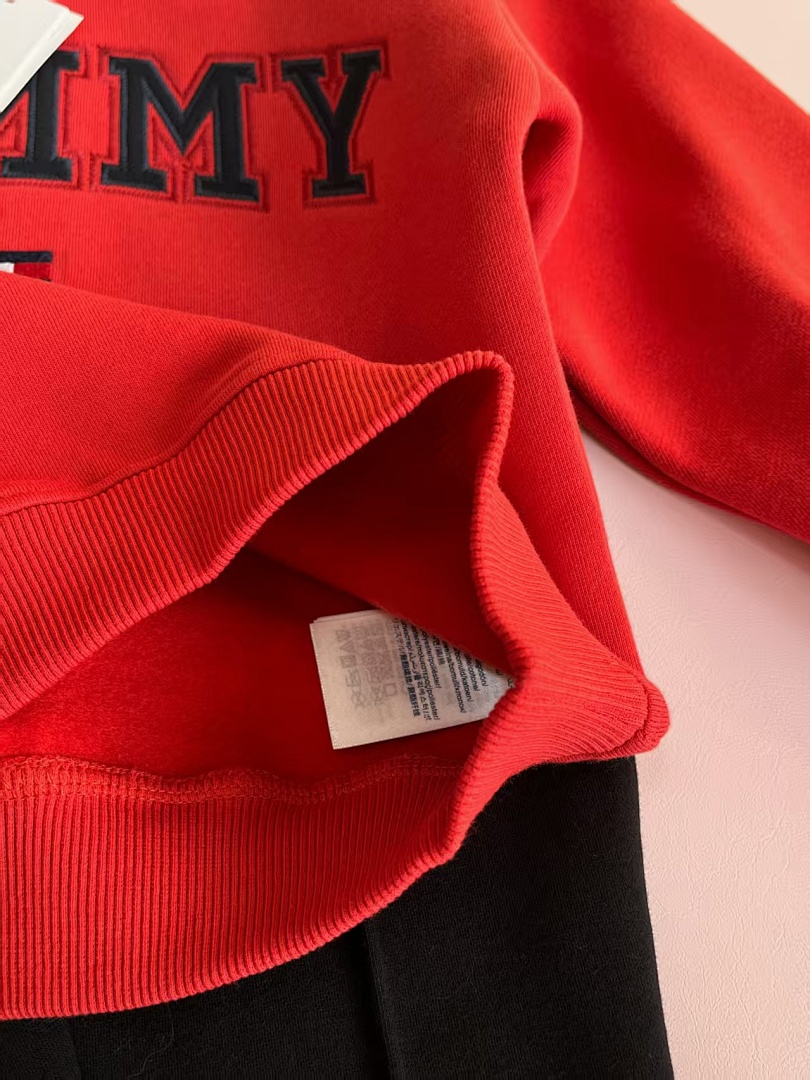 Tommy Hilfiger Varsity Tommy Logo Crewneck Sweatshirt · A2659 — תמונה 4
