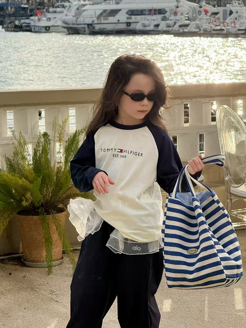 Tommy Hilfiger Kids' Raglan Colorblock T-Shirt · A2650 — תמונה 10