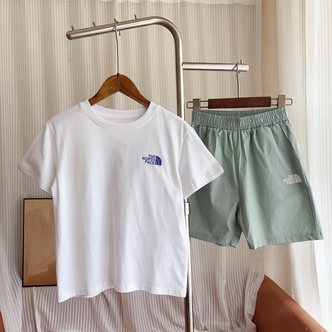 The North Face — סט חולצה ושורטס · A3032 — תמונה 27