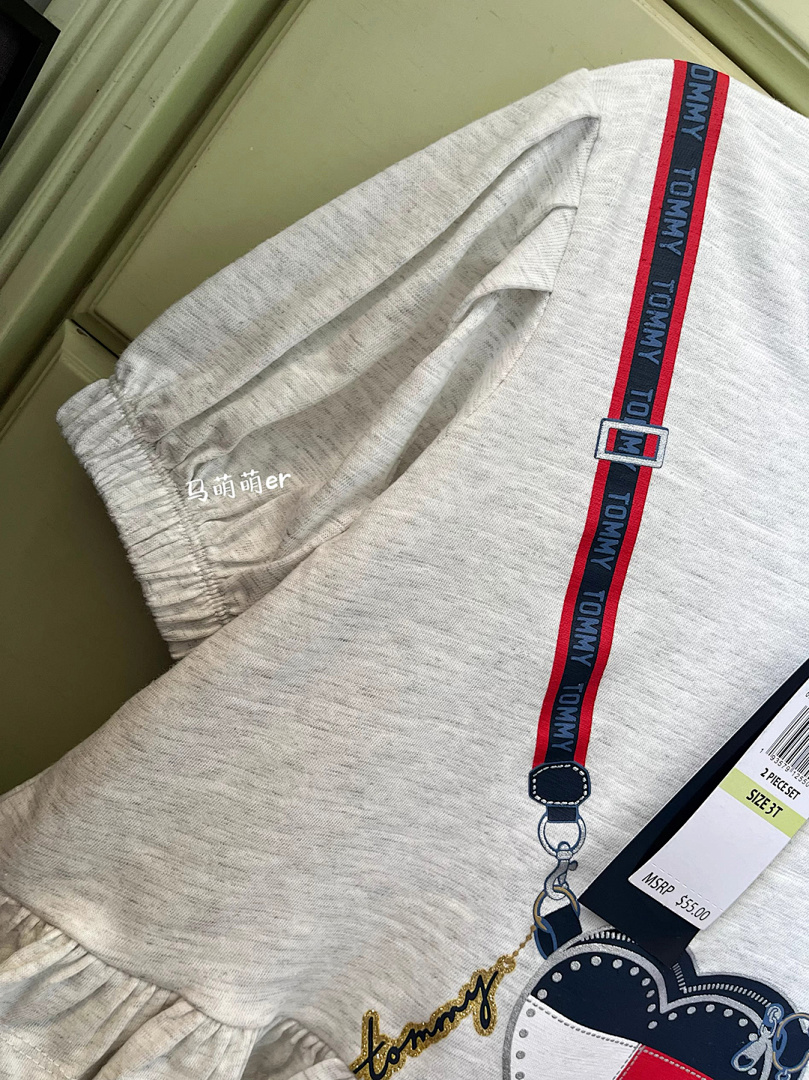 Tommy Hilfiger — סט חולצה ומכנסיים · A2405 — תמונה 10