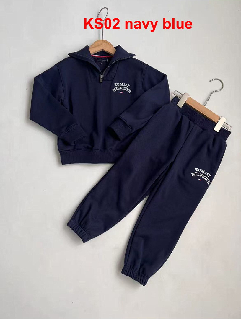 Tommy Hilfiger Tommy Logo Quarter-Zip Sweatshirt · A2653 — תמונה 3