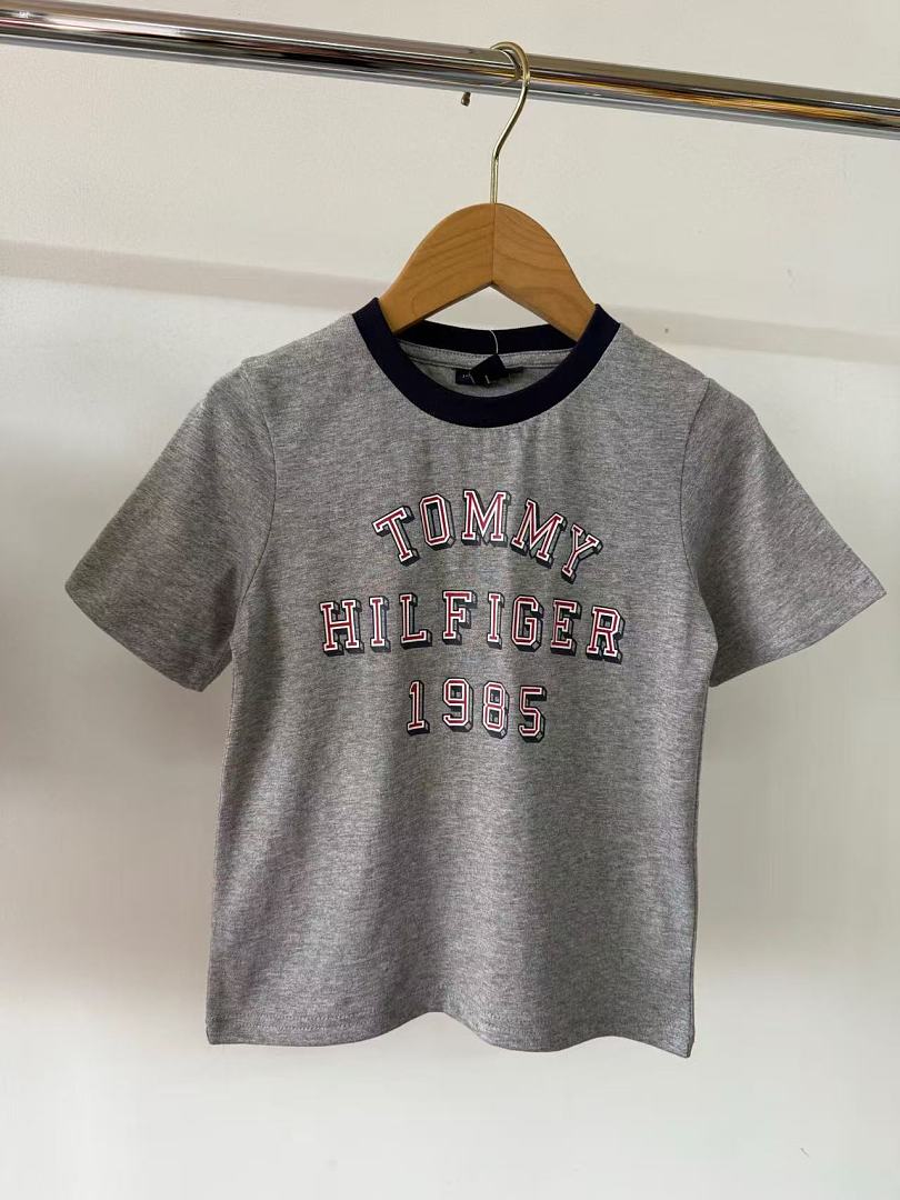 Tommy Hilfiger Varsity Logo T-Shirt · A3091 — תמונה 4