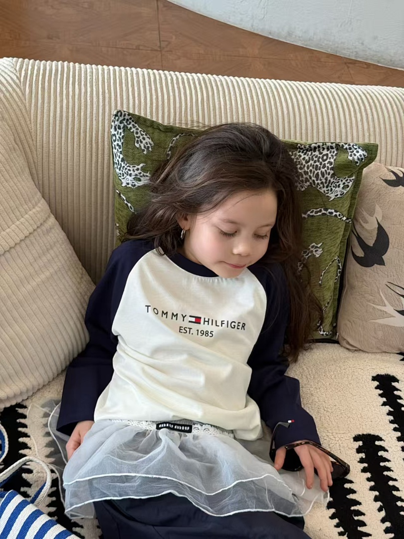 Tommy Hilfiger Kids' Raglan Colorblock T-Shirt · A2650 — תמונה 8