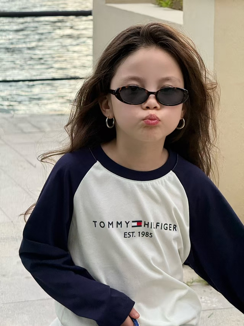 Tommy Hilfiger Kids' Raglan Colorblock T-Shirt · A2650 — תמונה 9